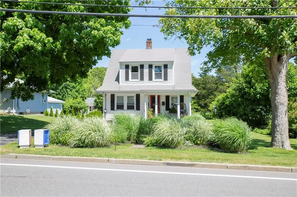 124 Beach Street Westerly RI 02891