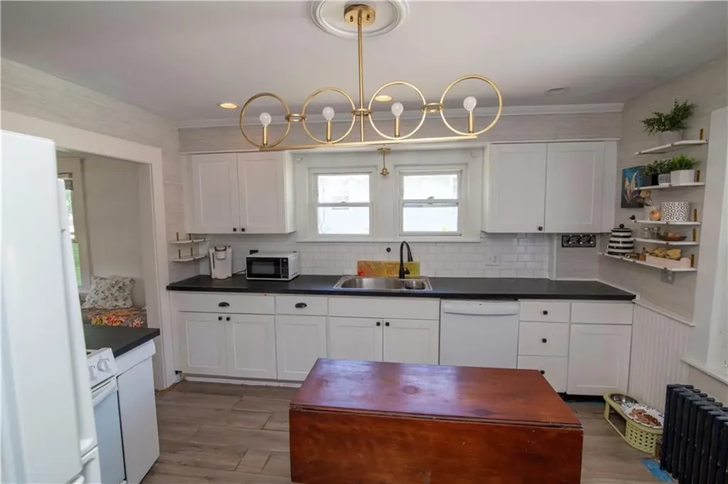124 Beach Street Westerly RI 02891