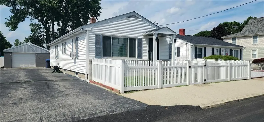 18 Dawson Street Pawtucket RI 02861