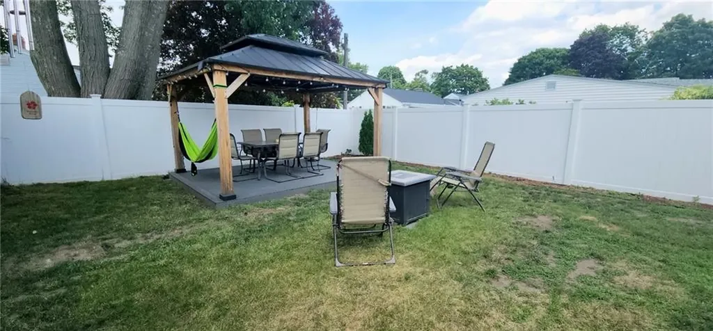 18 Dawson Street Pawtucket RI 02861