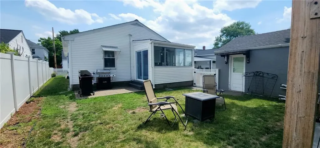 18 Dawson Street Pawtucket RI 02861