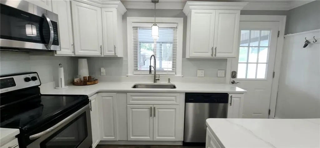 18 Dawson Street Pawtucket RI 02861