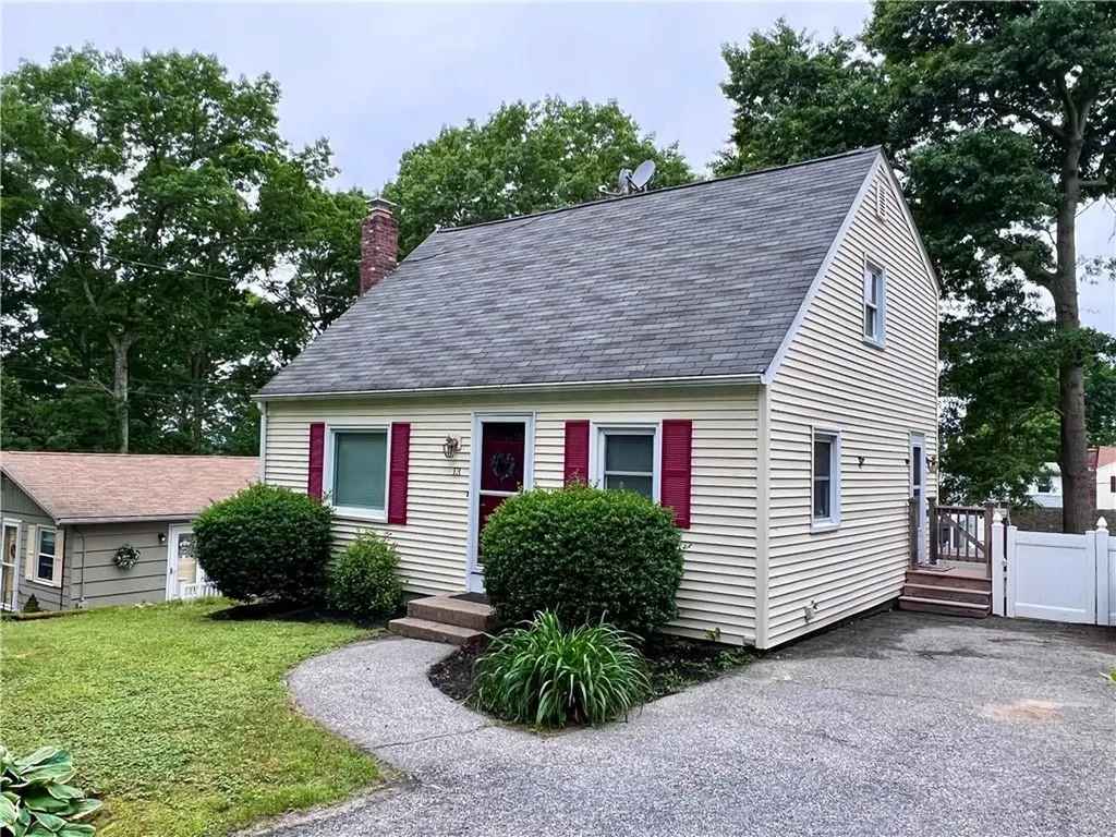 13 Seneca Street Coventry RI 02816
