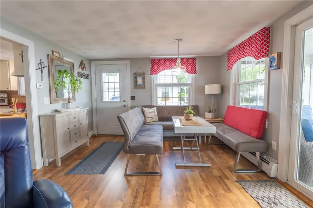 243 Namquid Drive Warwick RI 02888