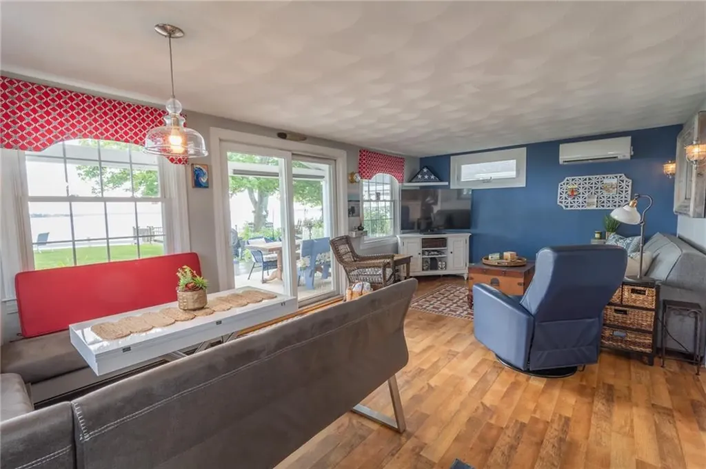 243 Namquid Drive Warwick RI 02888