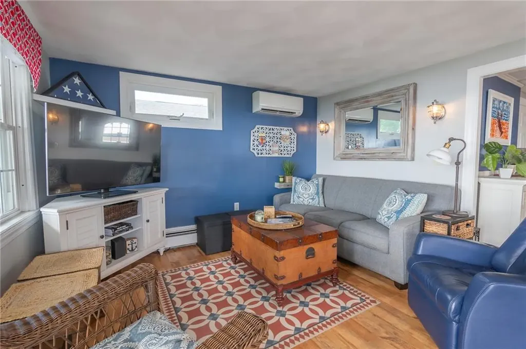 243 Namquid Drive Warwick RI 02888