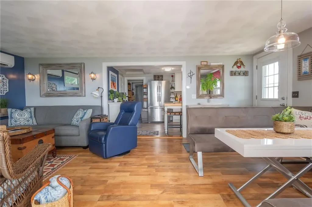 243 Namquid Drive Warwick RI 02888