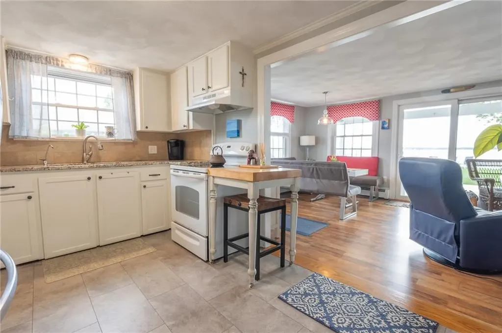 243 Namquid Drive Warwick RI 02888