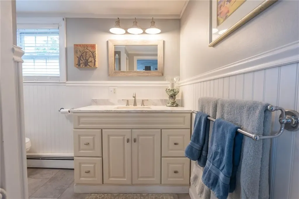 243 Namquid Drive Warwick RI 02888
