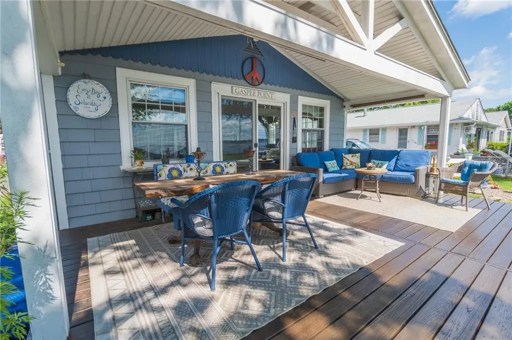 243 Namquid Drive Warwick RI 02888