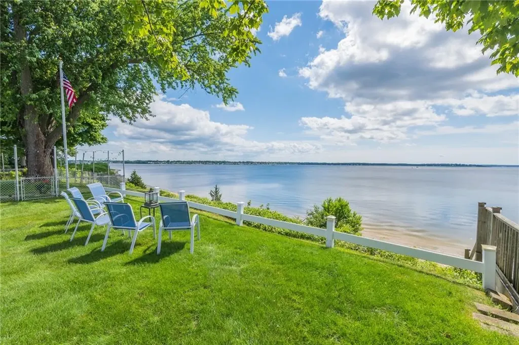 243 Namquid Drive Warwick RI 02888