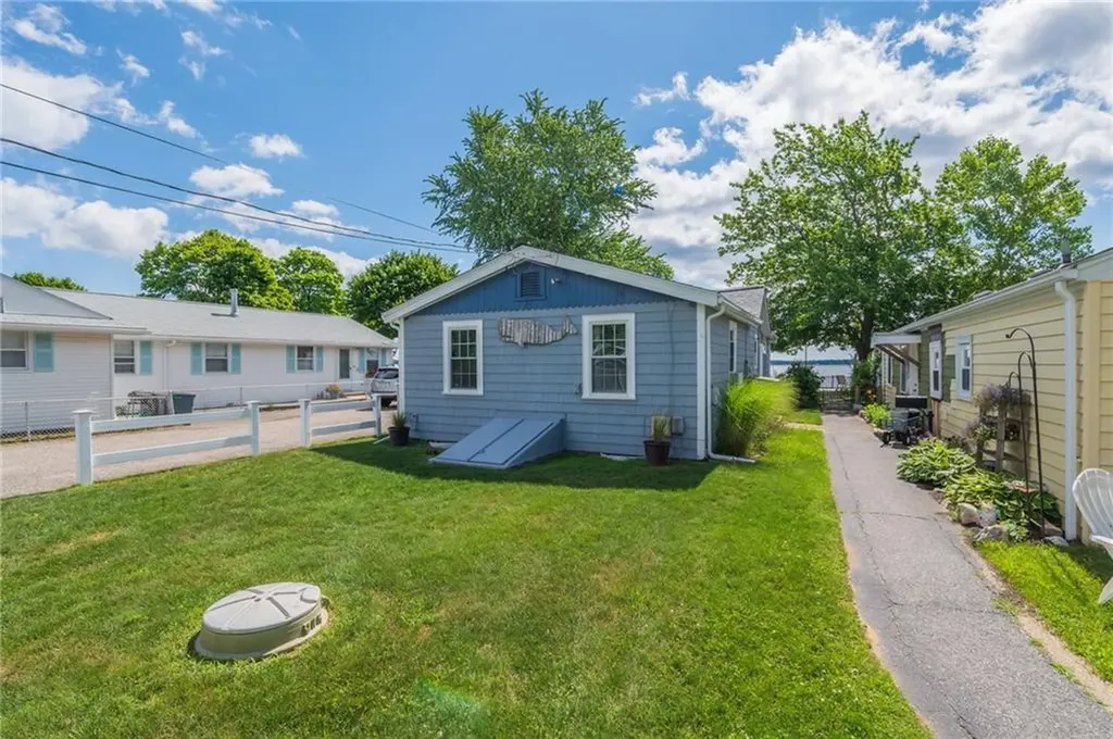 243 Namquid Drive Warwick RI 02888