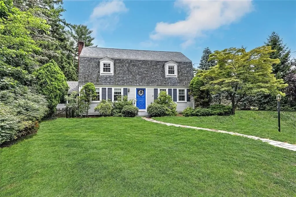 2 Woollett Court Barrington RI 02806