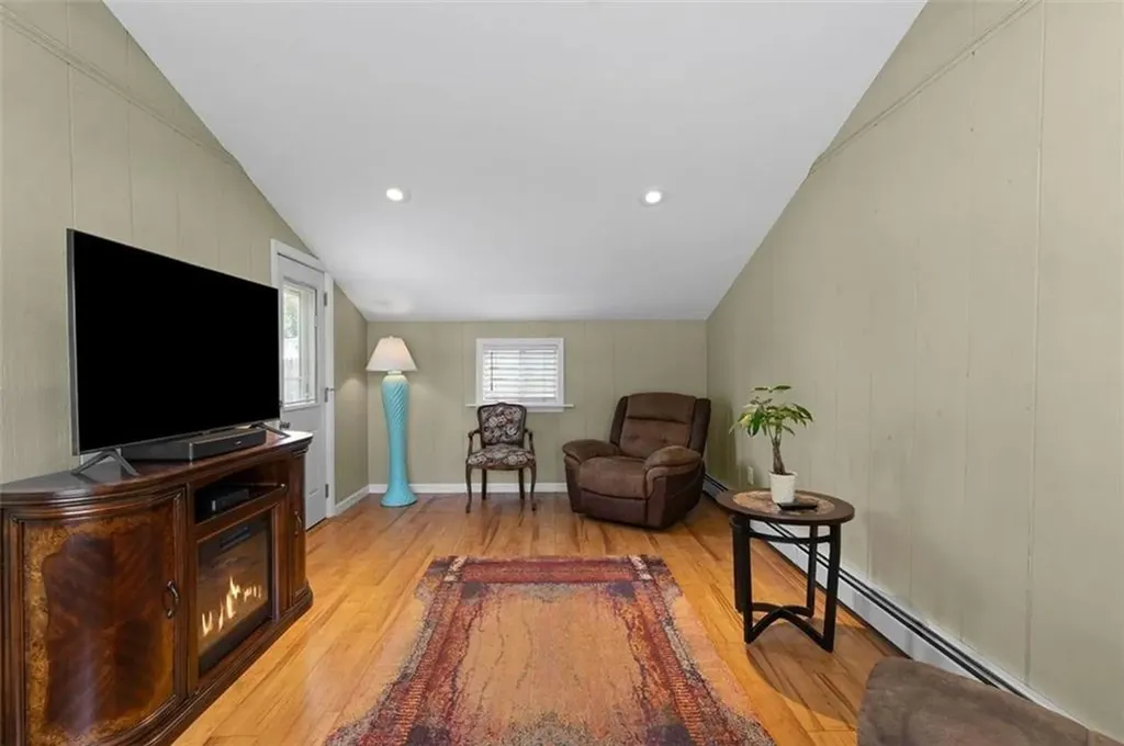 136 Circuit Drive Warwick RI 02889