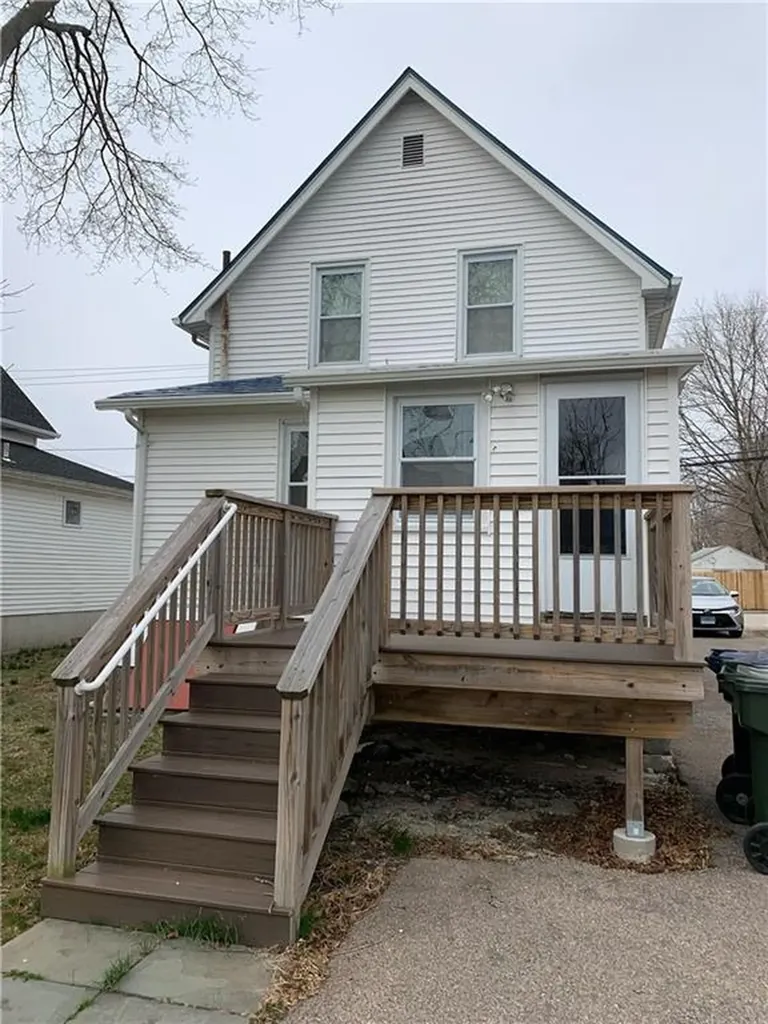 69 John Street Westerly RI 02891