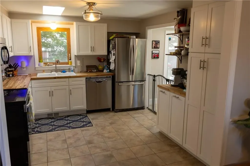 477 Buttonwoods Avenue Warwick RI 02886