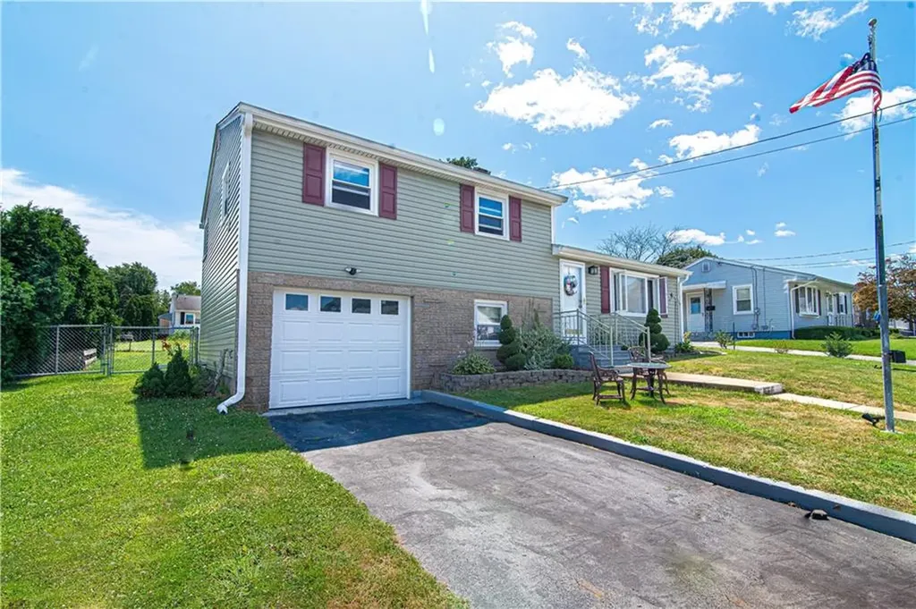 153 Beardsworth Road Tiverton RI 02878