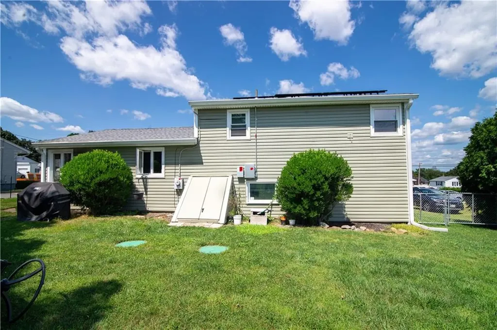 153 Beardsworth Road Tiverton RI 02878