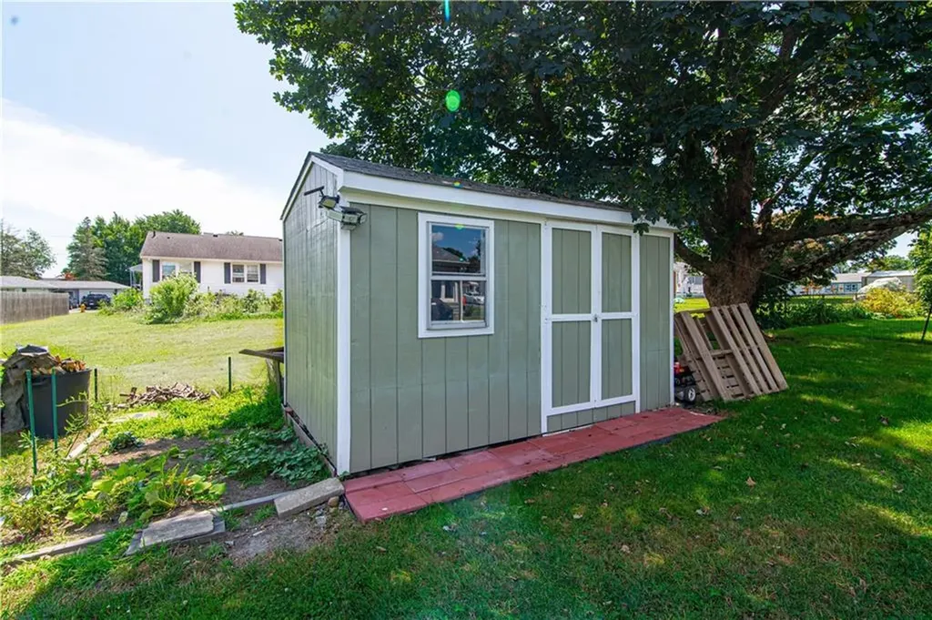 153 Beardsworth Road Tiverton RI 02878