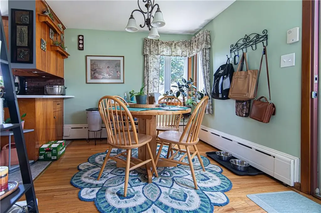 153 Beardsworth Road Tiverton RI 02878