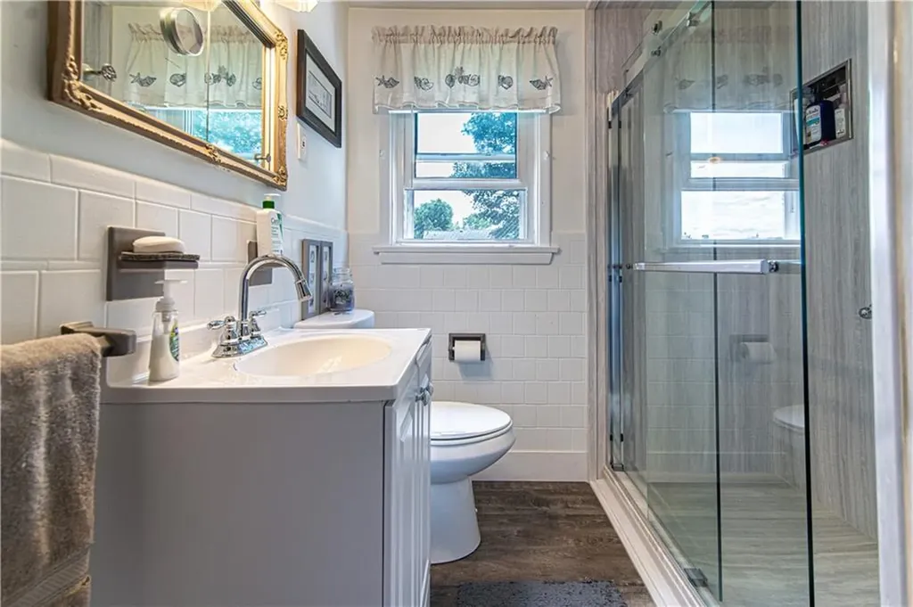 153 Beardsworth Road Tiverton RI 02878