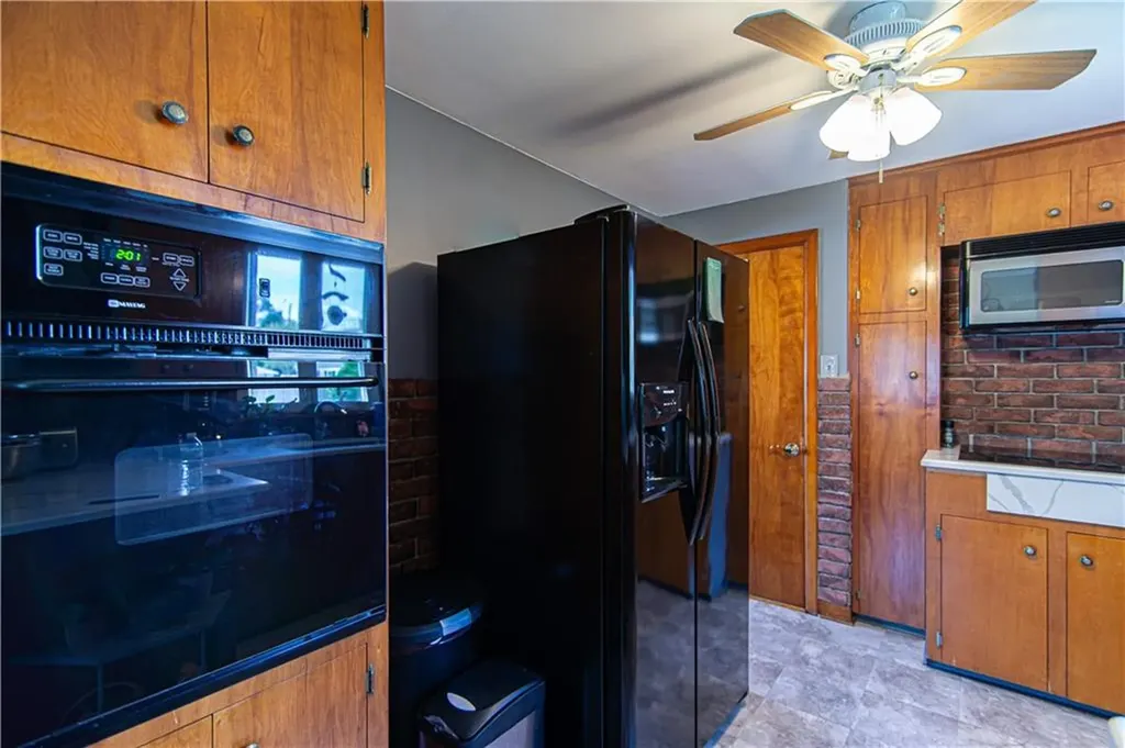 153 Beardsworth Road Tiverton RI 02878