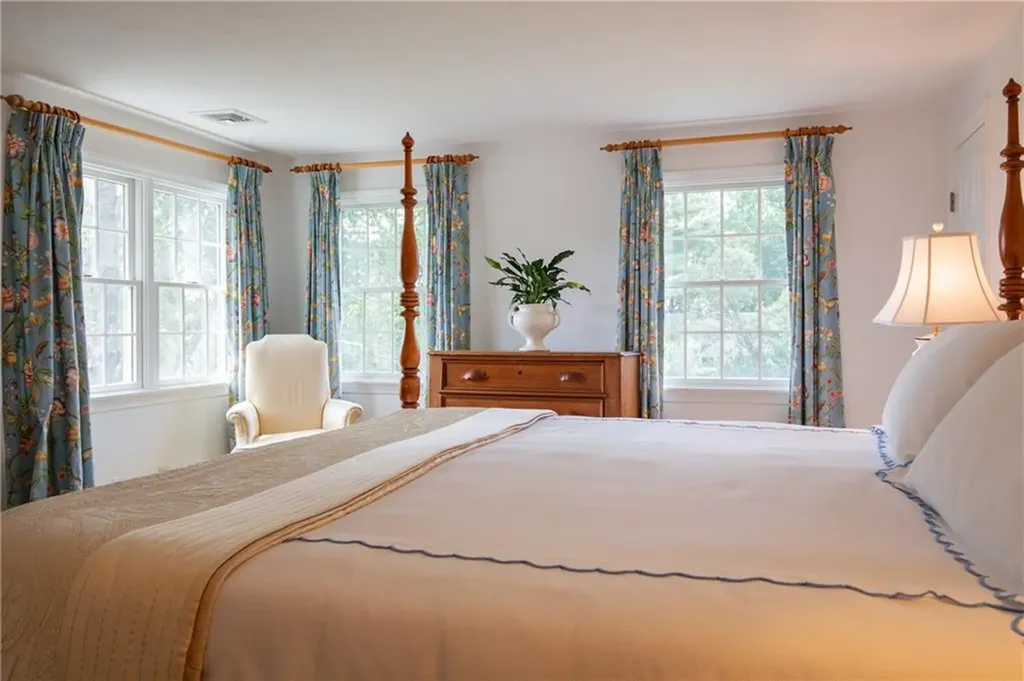 46 Harrington Avenue Portsmouth RI 02871