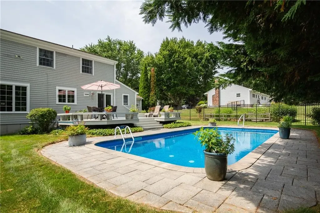 46 Harrington Avenue Portsmouth RI 02871
