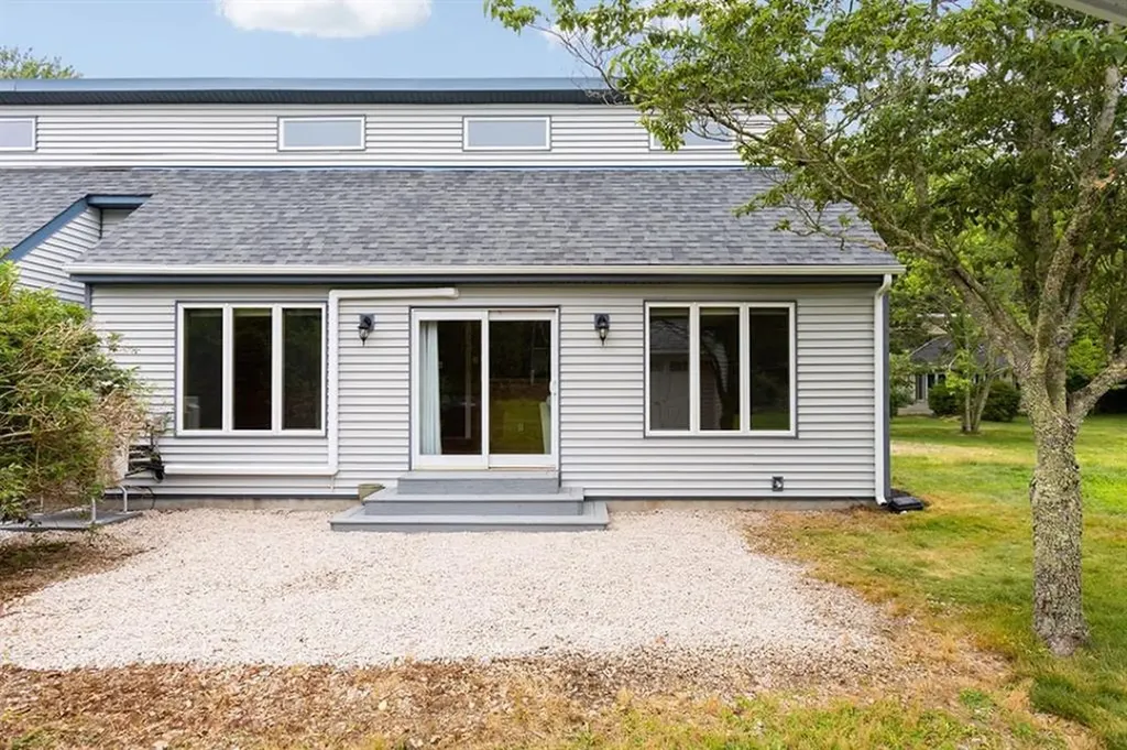 5 Indian Trail Narragansett RI 02874