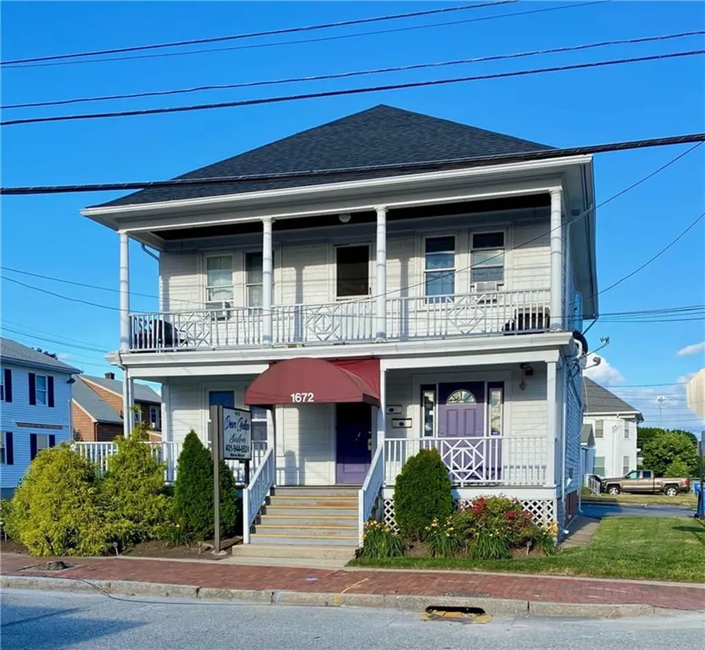 1672 Cranston Street Cranston RI 02920
