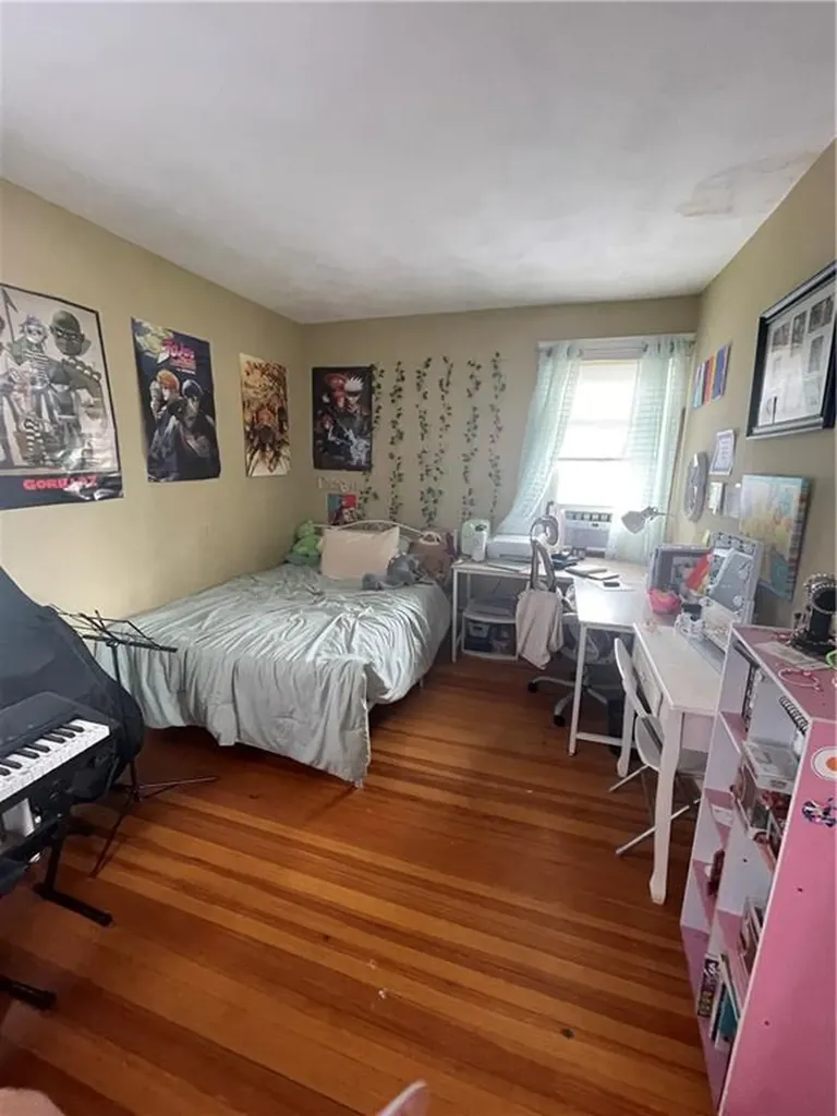 1672 Cranston Street Cranston RI 02920