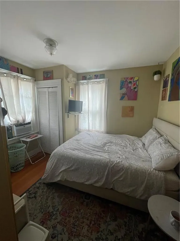 1672 Cranston Street Cranston RI 02920