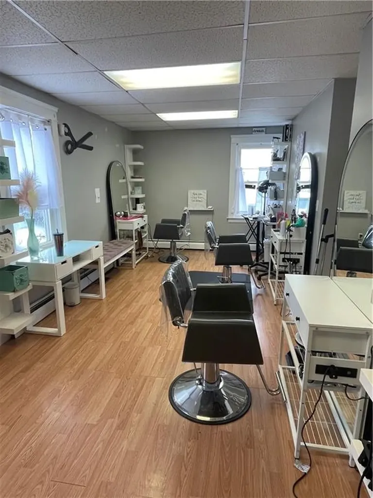 1672 Cranston Street Cranston RI 02920