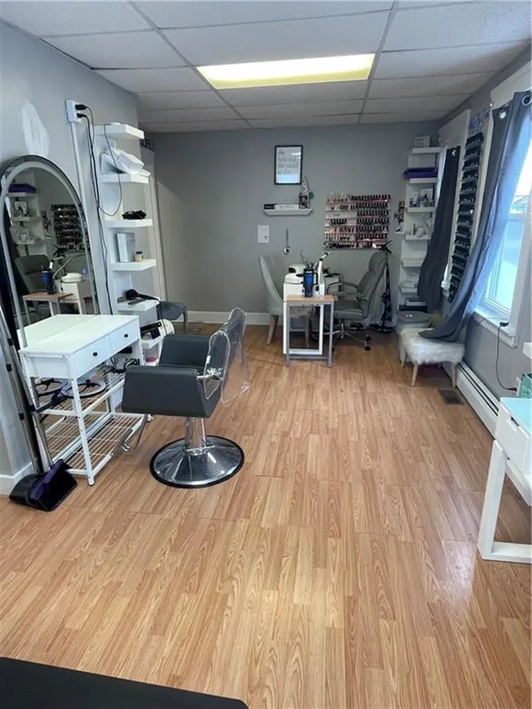 1672 Cranston Street Cranston RI 02920