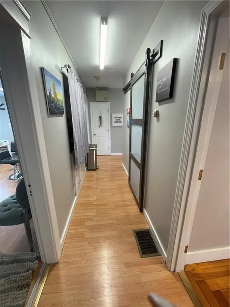 1672 Cranston Street Cranston RI 02920