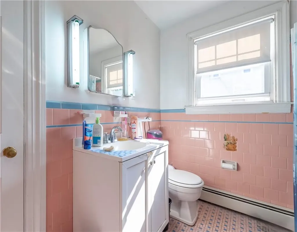52 West Lawn Avenue Pawtucket RI 02860