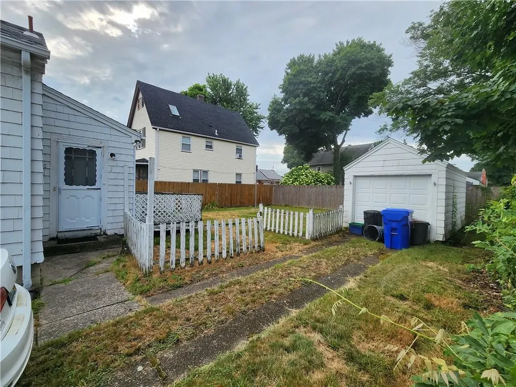 52 West Lawn Avenue Pawtucket RI 02860