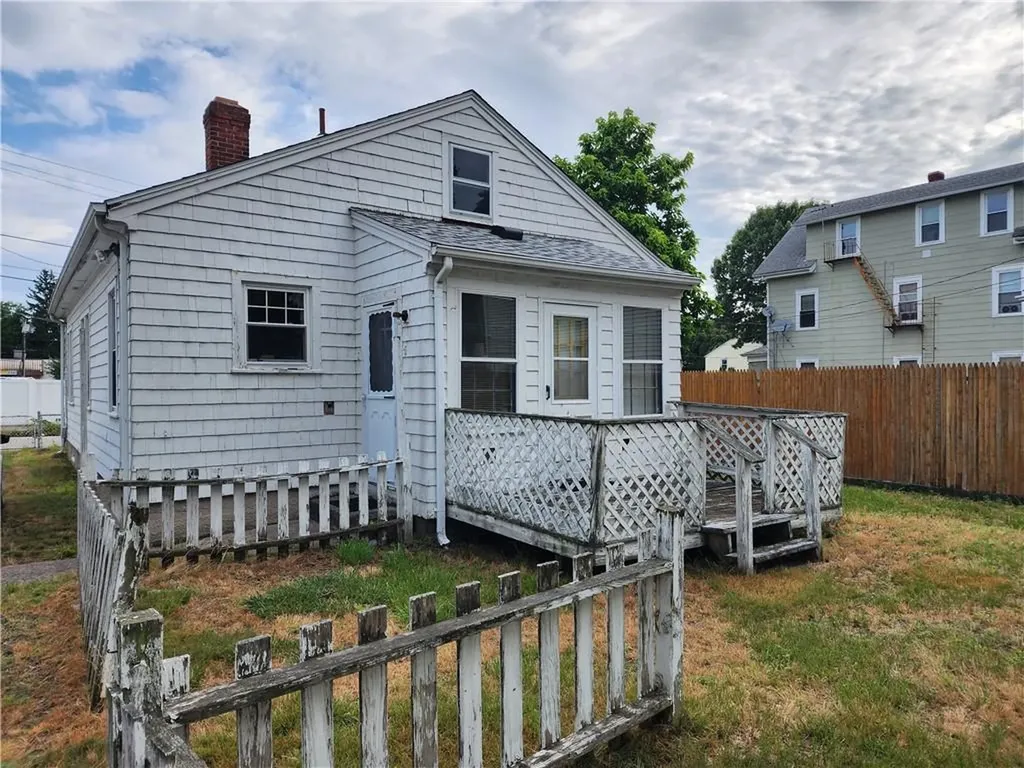 52 West Lawn Avenue Pawtucket RI 02860