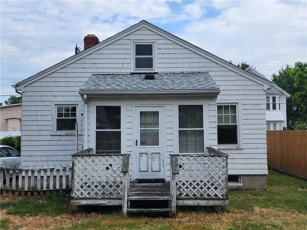 52 West Lawn Avenue Pawtucket RI 02860