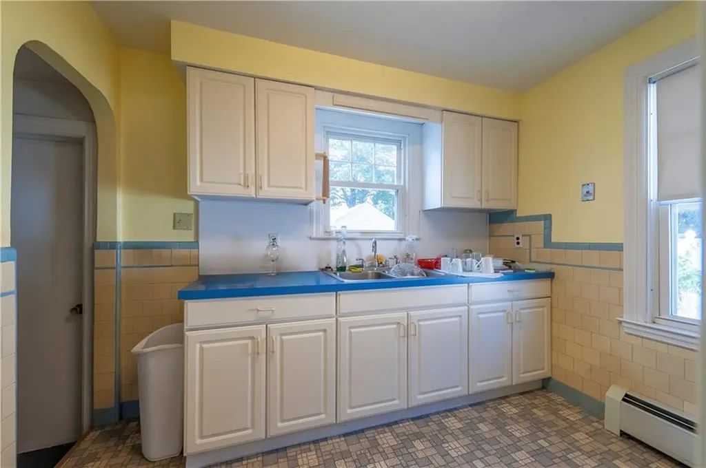 52 West Lawn Avenue Pawtucket RI 02860