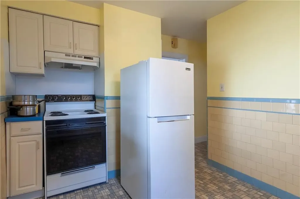 52 West Lawn Avenue Pawtucket RI 02860