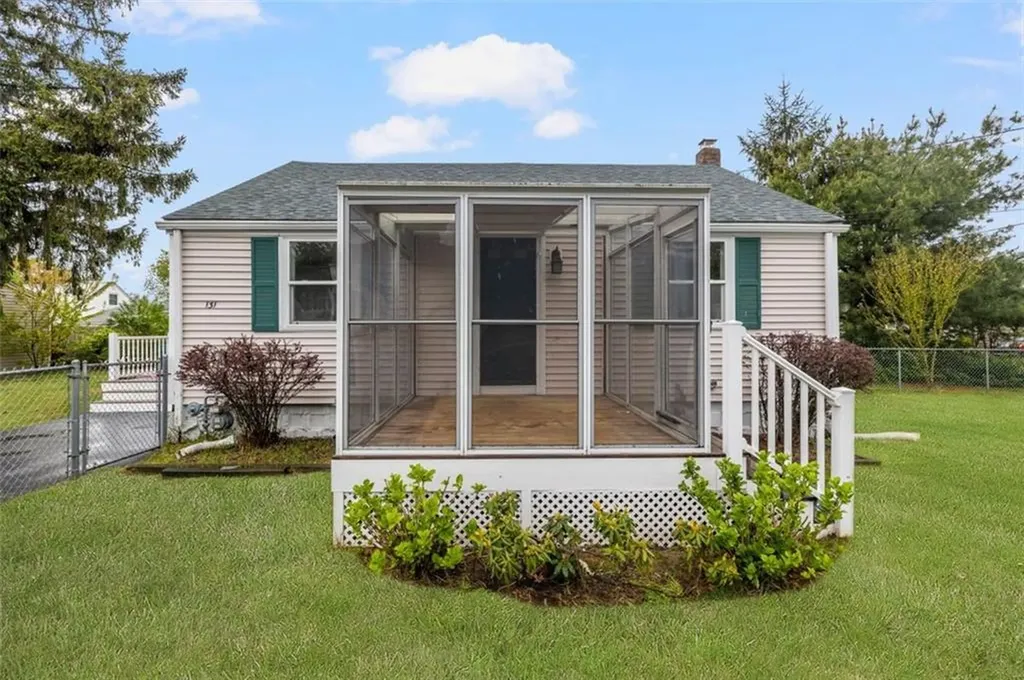 131 Morse Avenue Warwick RI 02886
