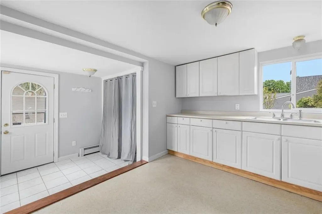 131 Morse Avenue Warwick RI 02886