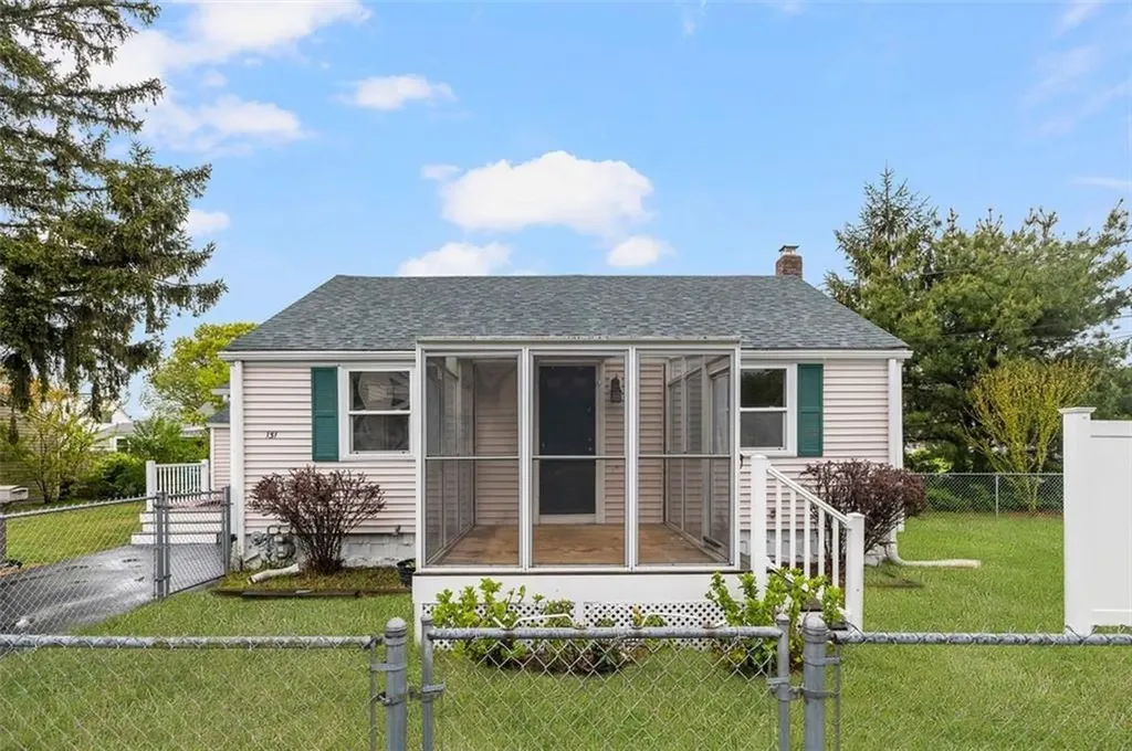 131 Morse Avenue Warwick RI 02886