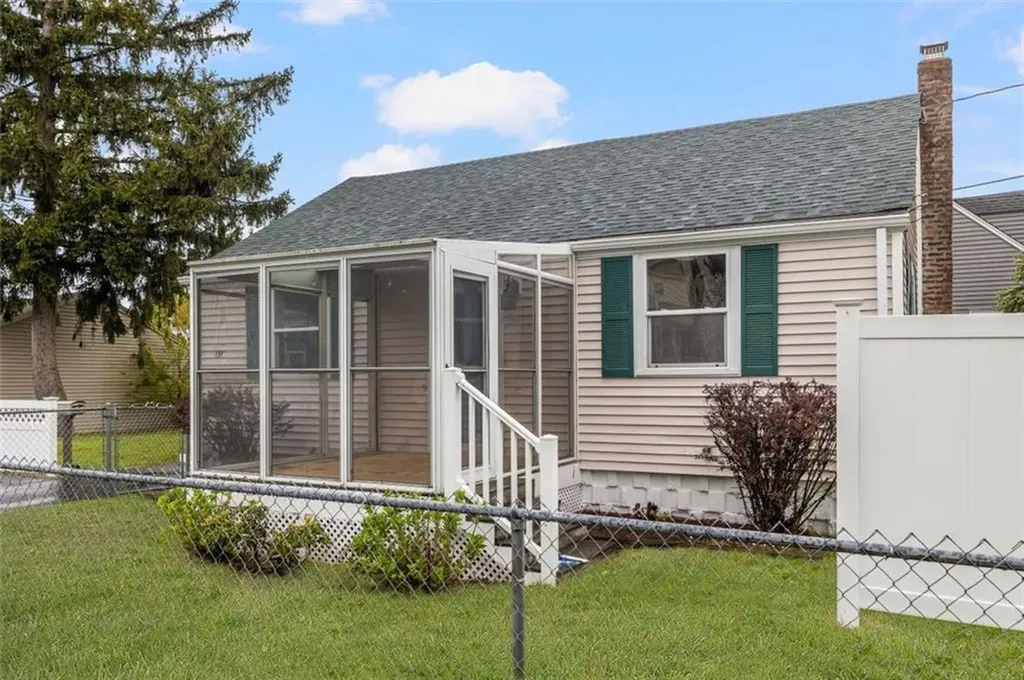131 Morse Avenue Warwick RI 02886