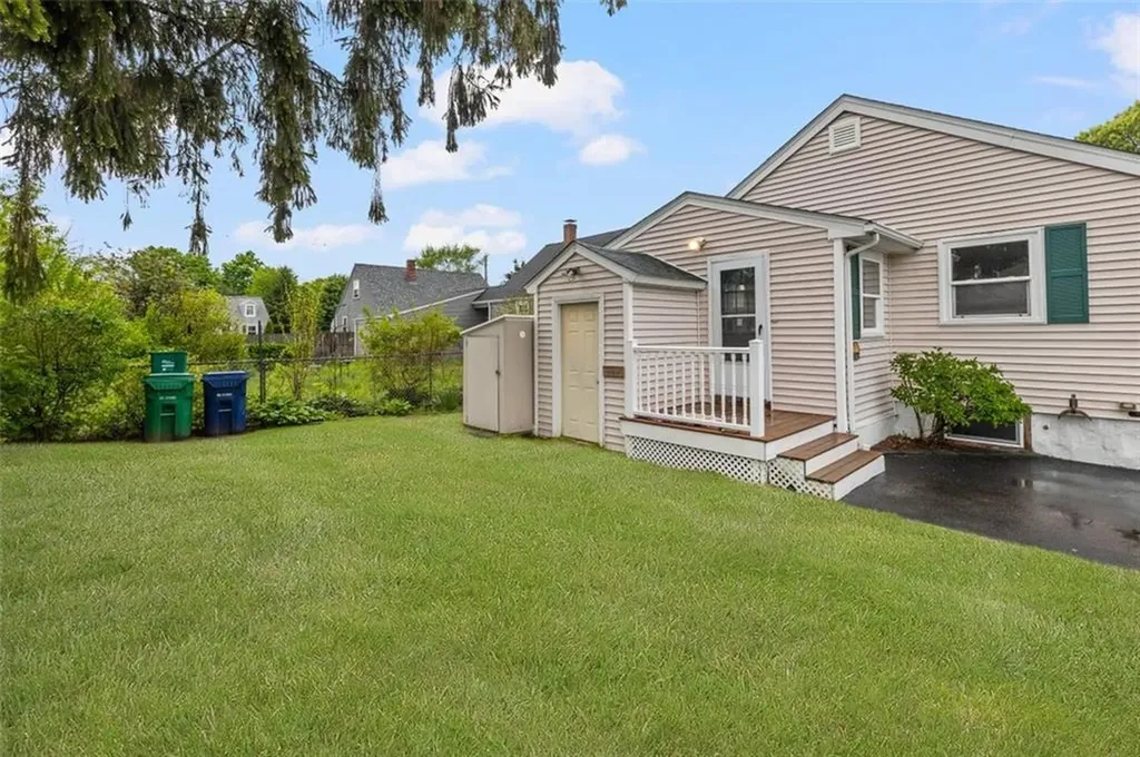 131 Morse Avenue Warwick RI 02886