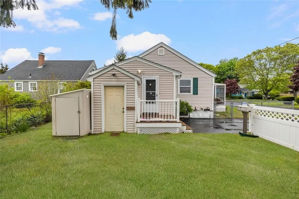 131 Morse Avenue Warwick RI 02886