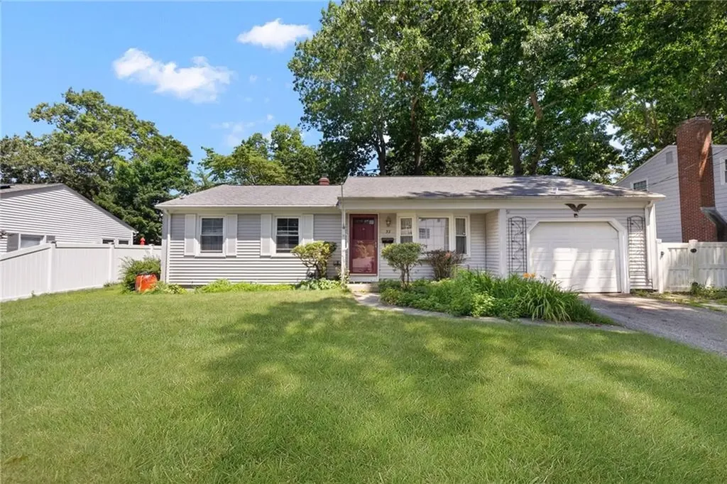 22 Stoneham Drive East Providence RI 02915