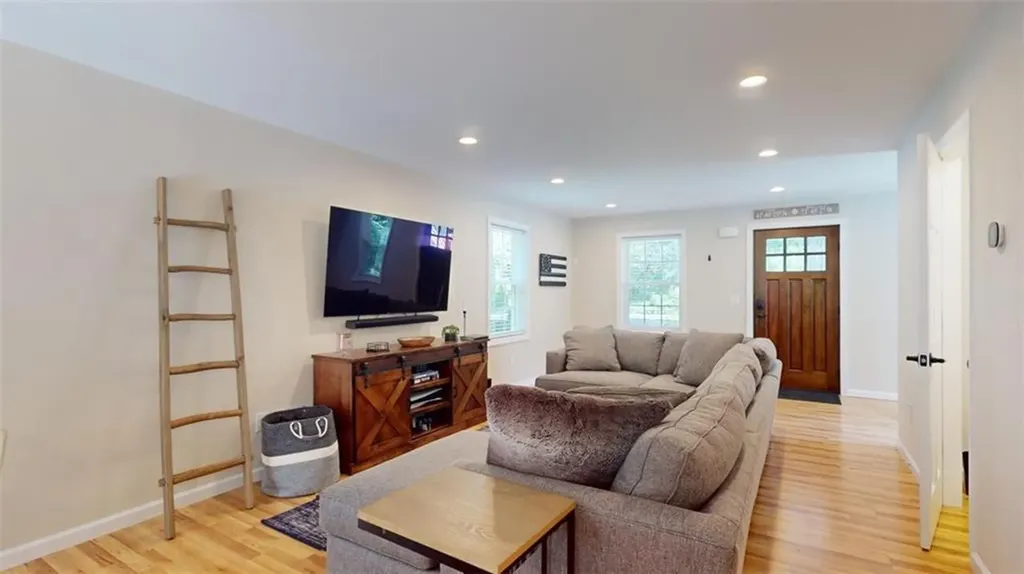 124 Johnson Road Foster RI 02825