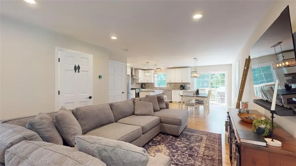 124 Johnson Road Foster RI 02825